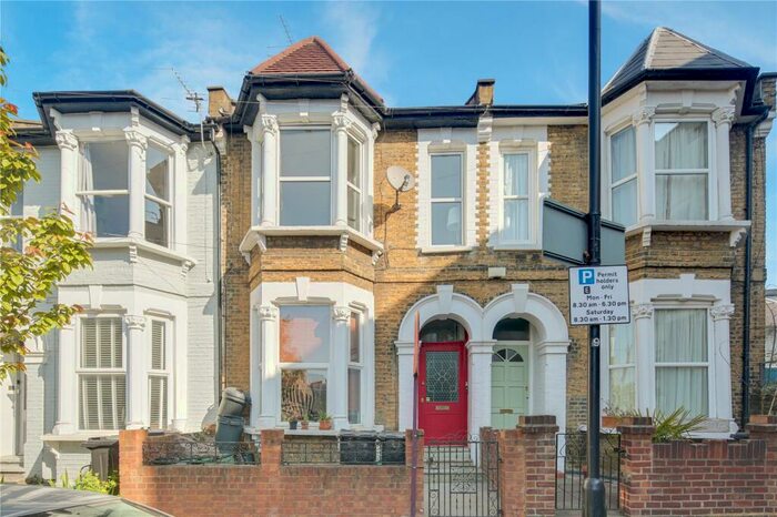 2 Bedroom Flat To Rent In Pellerin Road, Stoke Newington, London, N16