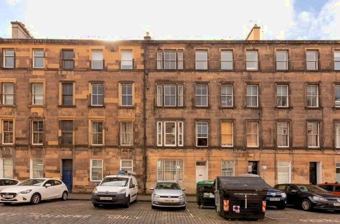 4 Bedroom Flat To Rent In Grindlay Street, Edinburgh, EH3