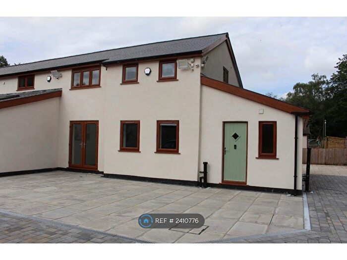 3 Bedroom Semi-Detached House To Rent In Great Moss Road, Tyldesley, Manchester, M29