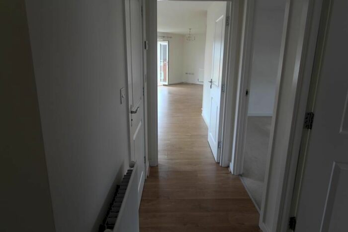 2 Bedroom Flat To Rent In Bowhill Way, Harlow, CM20