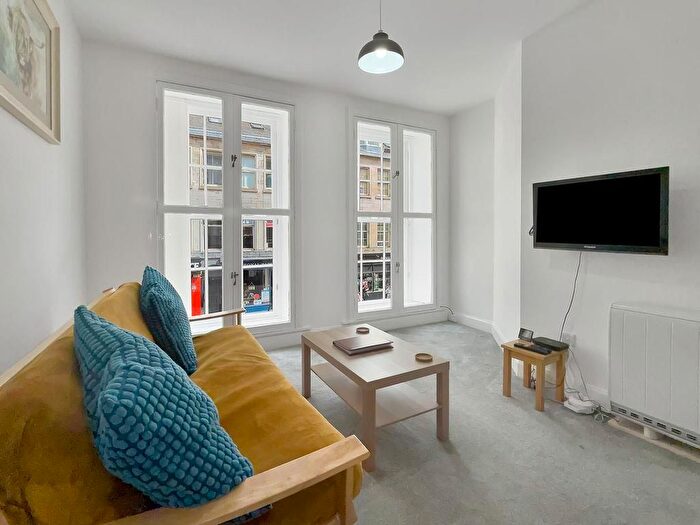 1 Bedroom Flat To Rent In South Bridge, Edinburgh, EH1
