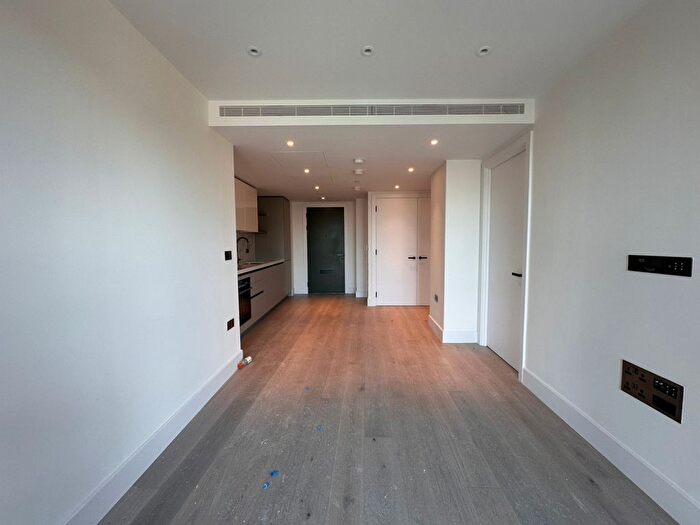 1 Bedroom Flat To Rent In Fountain Park Way, London, W12