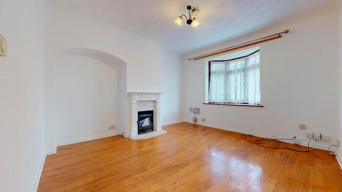 3 Bedroom Semi-Detached House To Rent In Manning Road, Dagenham, RM10
