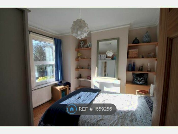 2 Bedroom Flat To Rent In Bear Road, Brighton, BN2