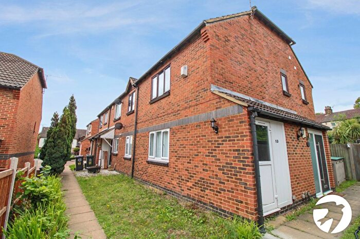 2 Bedroom Detached House To Rent In Bevans Close, Greenhithe, Kent, DA9