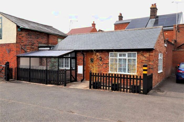 1 Bedroom Bungalow To Rent In Peacock Yard, Leighton Buzzard, LU7