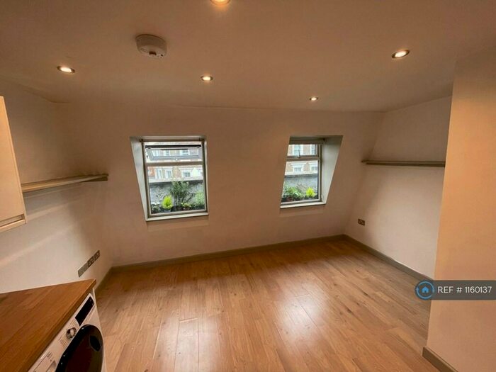 Studio To Rent In Well Street, London, E9