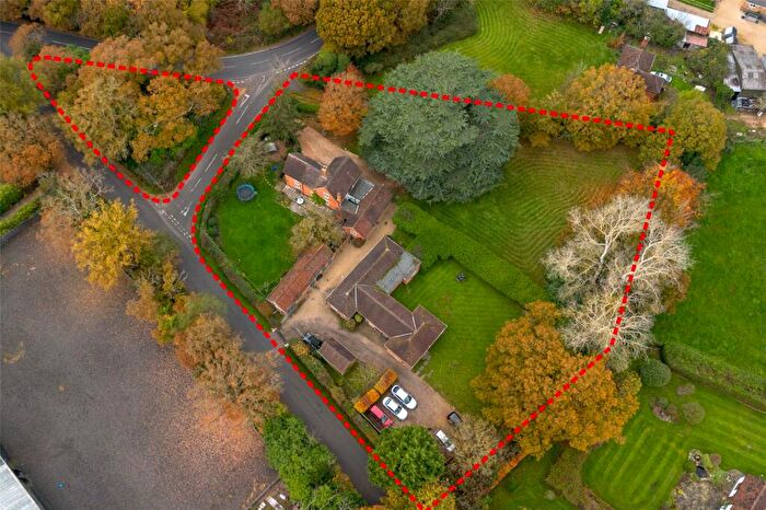 Detached House For Sale In Maidenhead Road, Wokingham, Berkshire, RG40