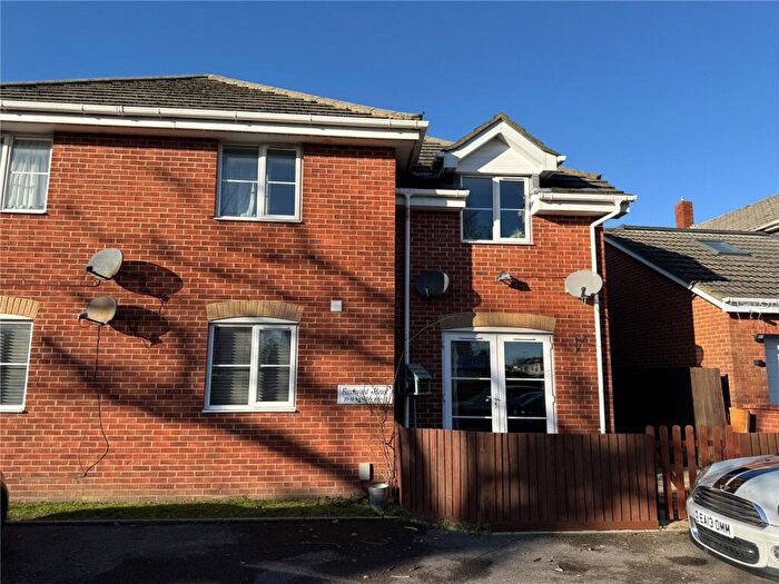 2 Bedroom Apartment For Sale In Kinson Road, Bournemouth, Dorset, BH10