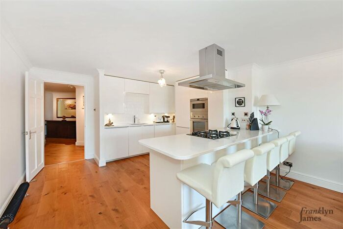 2 Bedroom Flat For Sale In The Highway, London, E1W