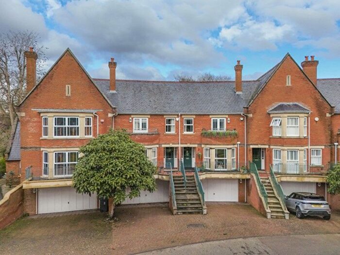 5 Bedroom Town House For Sale In St Ann's Park, Virginia Water, GU25