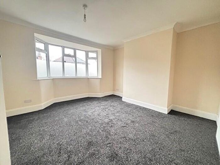5 Bedroom Semi-Detached House To Rent In Victoria Road, Kirkby In Ashfield, NG17