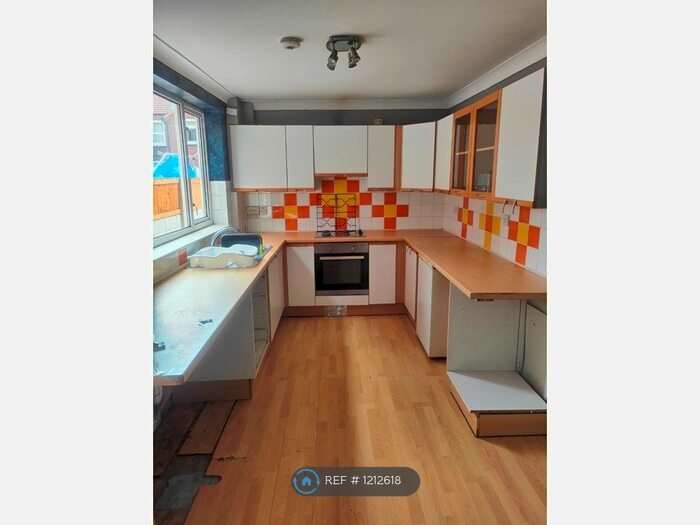 3 Bedroom Terraced House To Rent In Royston Avenue, Doncaster, DN5