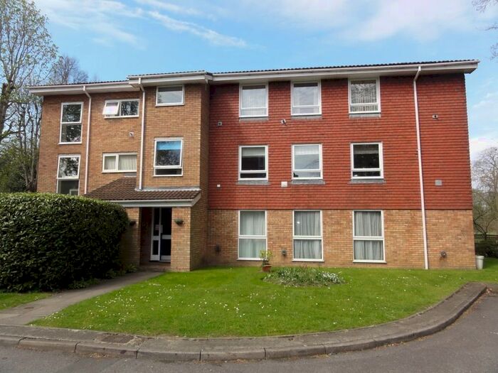 2 Bedroom Flat To Rent In Bloxworth Close, Wallington SM6