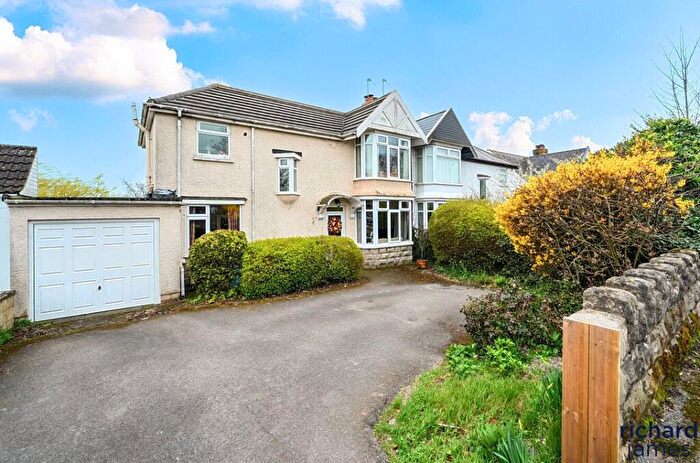 3 Bedroom Semi Detached House For Sale In Marlborough Road, Swindon, SN3