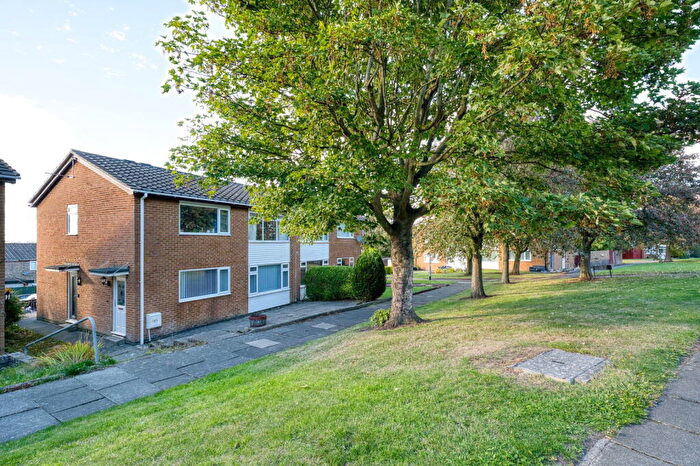 2 Bedroom Flat For Sale In Leasyde Walk, Whickham, Newcastle Upon Tyne, NE16