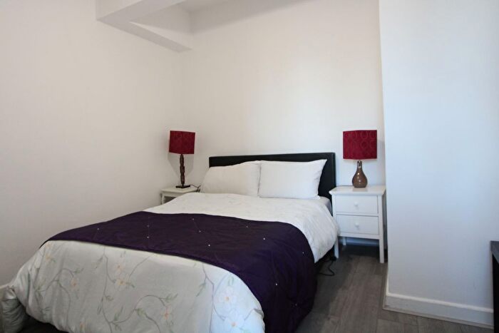 1 Bedroom Flat To Rent In Greyhound Lane, London, SW16