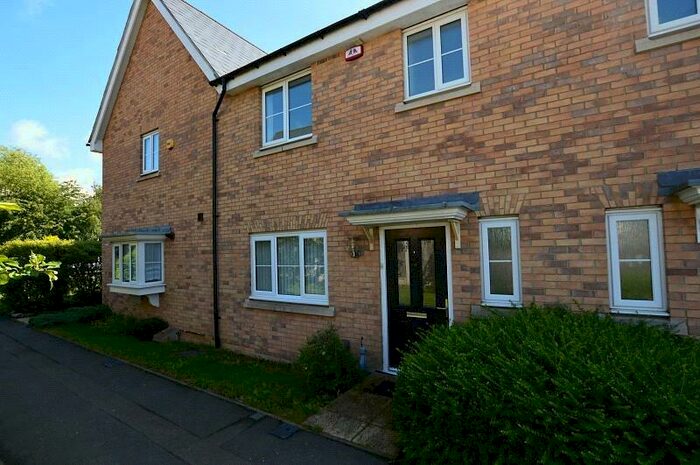 3 Bedroom Terraced House To Rent In Markhams Close, Basildon, SS15