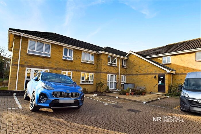 1 Bedroom Flat For Sale In Clayton Road, Chessington, Surrey., KT9