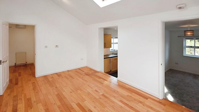 1 Bedroom Flat To Rent In - Keymer Road, Burgess Hill, West Sussex, RH15