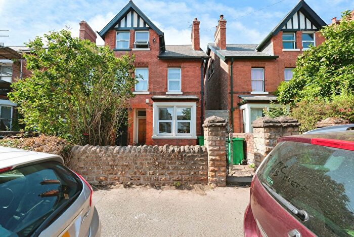 6 Bedroom Semi Detached House For Sale In Herbert Road, Nottingham, Nottinghamshire, NG5