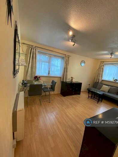 1 Bedroom Flat To Rent In Holborn Gardens, Leeds, LS6