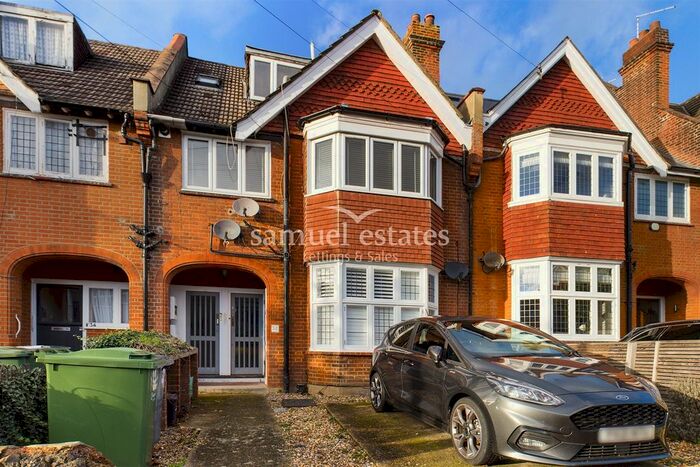 2 Bedroom Flat For Sale In Westwell Road, Streatham, SW16