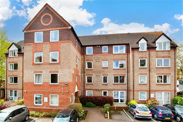 1 Bedroom Flat To Rent In Forest Dene Court, Cedar Road, SM2
