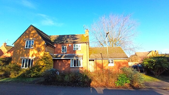 4 Bedroom Detached House For Sale In Old School End, Hook Norton, OX15