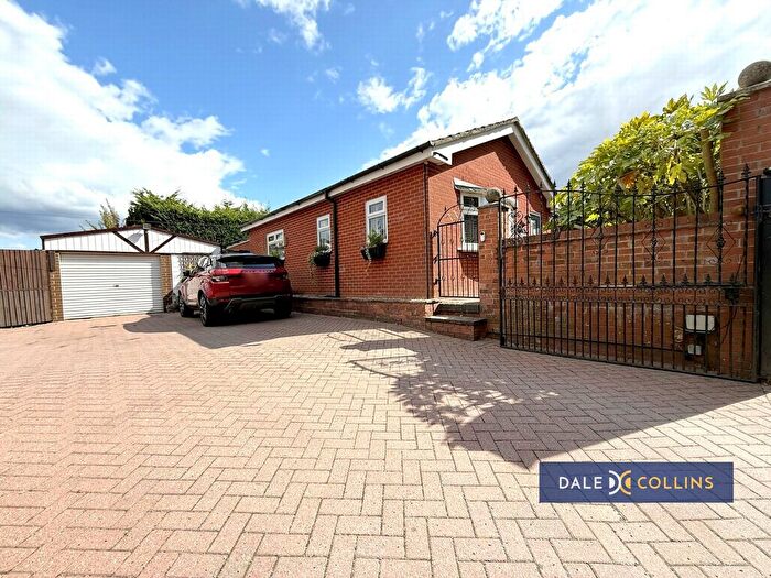 4 Bedroom Bungalow For Sale In Meir Road, Normacot, ST3