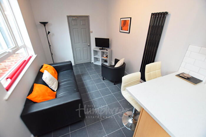 5 Bedroom Terraced House To Rent In Lutterworth Road, Abington, Northampton, NN1