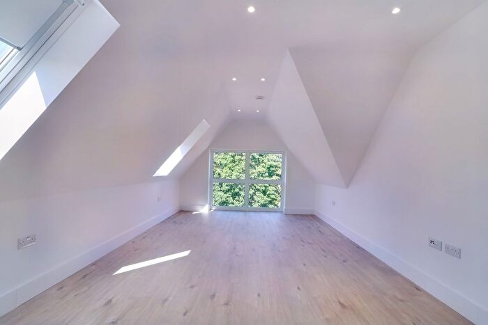 1 Bedroom Flat To Rent In Flat, High Road, Harrow Weald, HA3