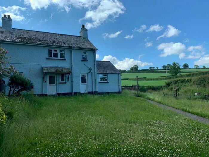 3 Bedroom Semi-Detached House For Sale In Lifton, Devon, PL16