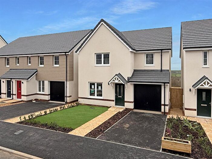 4 Bedroom House For Sale In Abbotsham Park, Bideford, EX39