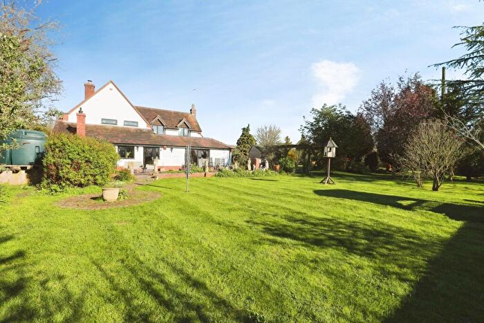 5 Bedroom Detached House For Sale In Astwood Lane, Astwood Bank, Redditch, B96