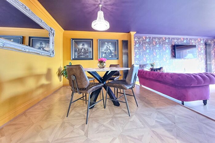 2 Bedroom Flat To Rent In Lock Approach, Port Solent, Portsmouth, PO6
