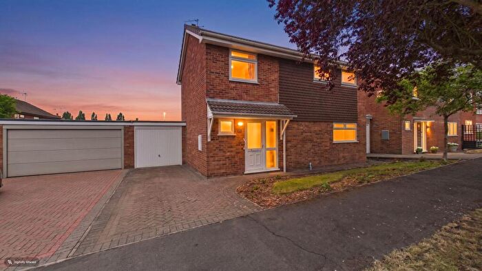 3 Bedroom Detached House For Sale In Langdale Drive, Nuneaton, CV11