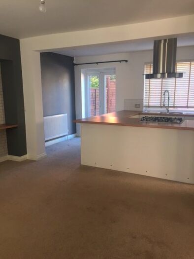 3 Bedroom Semi-Detached House To Rent In Bedminster Road, Bristol, BS3