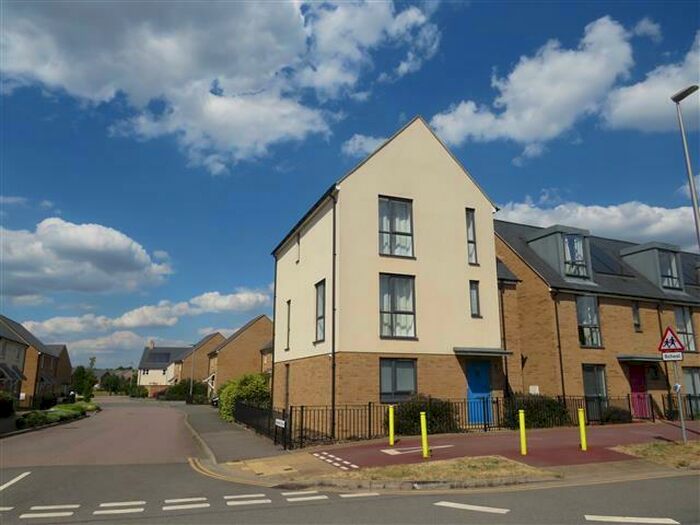 4 Bedroom House To Rent In Fen Street, Brooklands, Milton Keynes, MK10