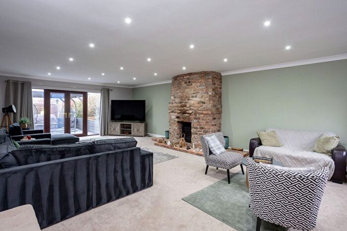 5 Bedroom Detached House For Sale In Main Street, Melbourne, York, YO42