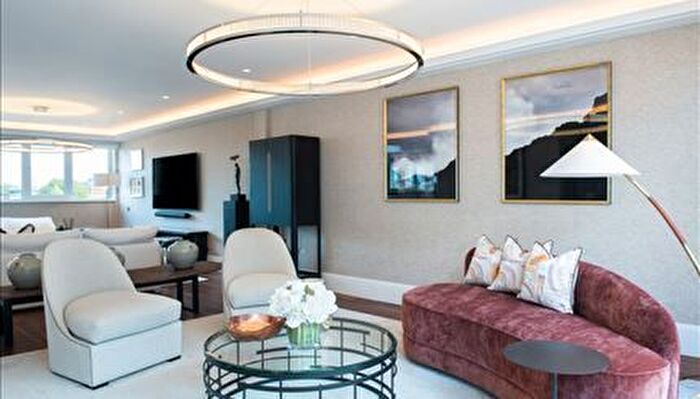 3 Bedroom Flat To Rent In Imperial House, Young Street, London, W8