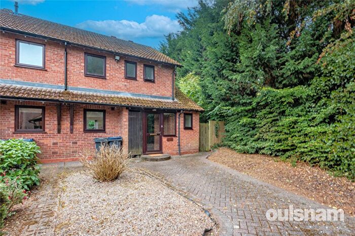 3 Bedroom Semi-detached House For Sale In Oak Farm Road, Bournville, Birmingham, B30
