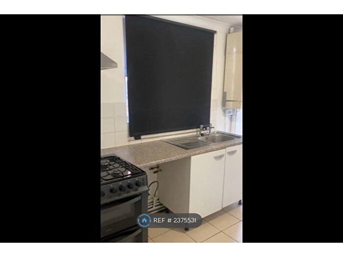 1 Bedroom Flat To Rent In Gillingham, Gillingham, ME7