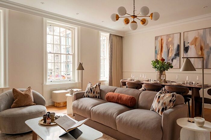 2 Bedroom Flat To Rent In Stratton Street, Mayfair, W1J