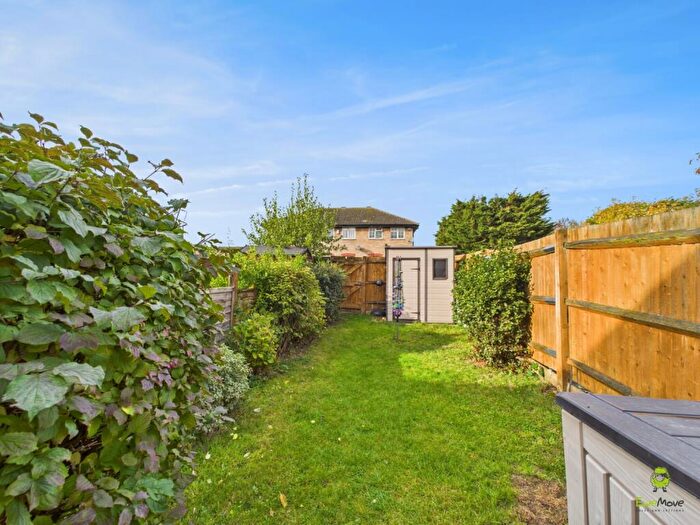 2 Bedroom End Of Terrace House For Sale In Tunstock Way, Belvedere, Kent, DA17