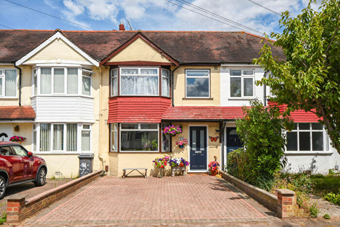 3 Bedroom Terraced House For Sale In Ashtree Crescent, Chelmsford, Essex, CM1