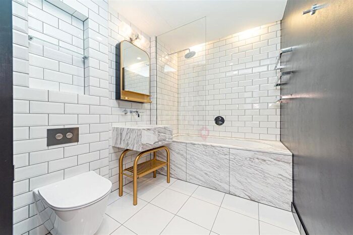 2 Bedroom Apartment To Rent In One Crown Place, Sun St, London, EC2A