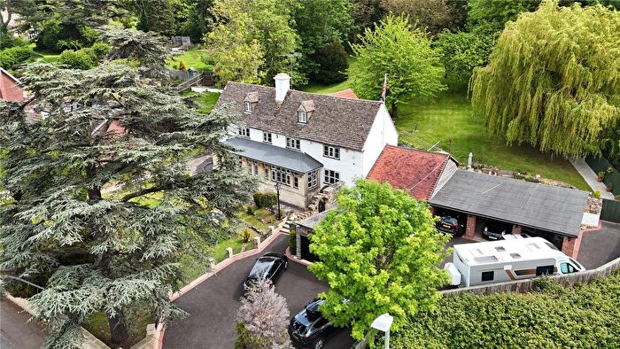 4 Bedroom Detached House For Sale In Stroud Road, Tuffley, Gloucester, GL4