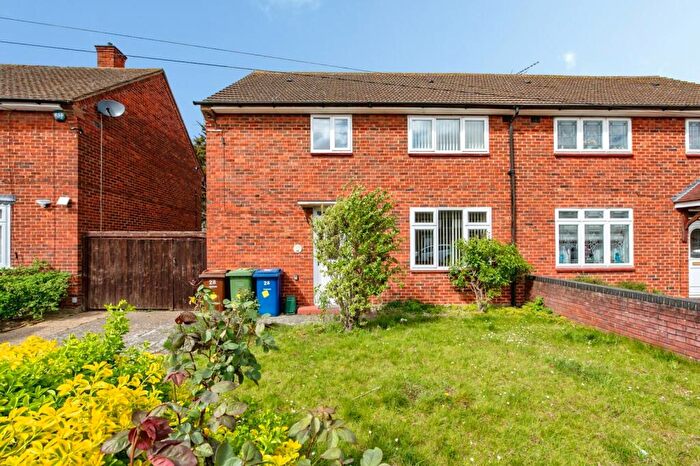 3 Bedroom Semi-Detached House For Sale In Erriff Drive, South Ockendon, Essex, RM15