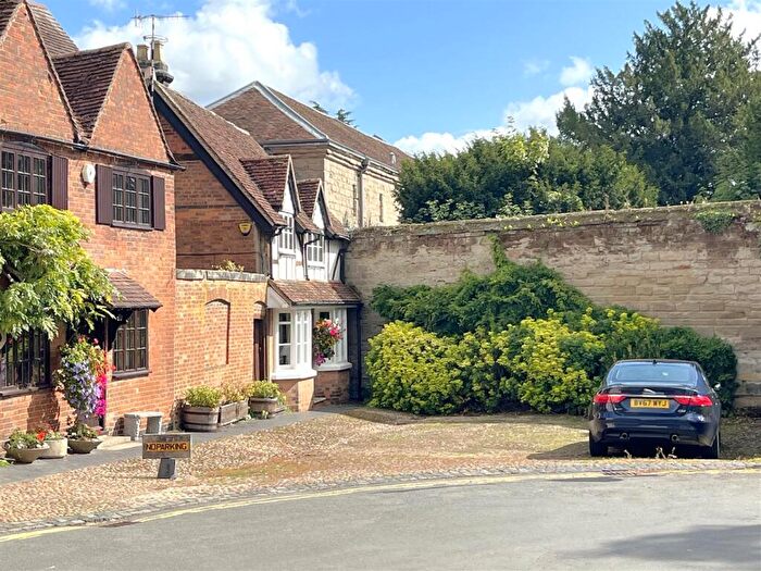 3 Bedroom Semi-Detached House For Sale In Castle Street, Warwick, CV34